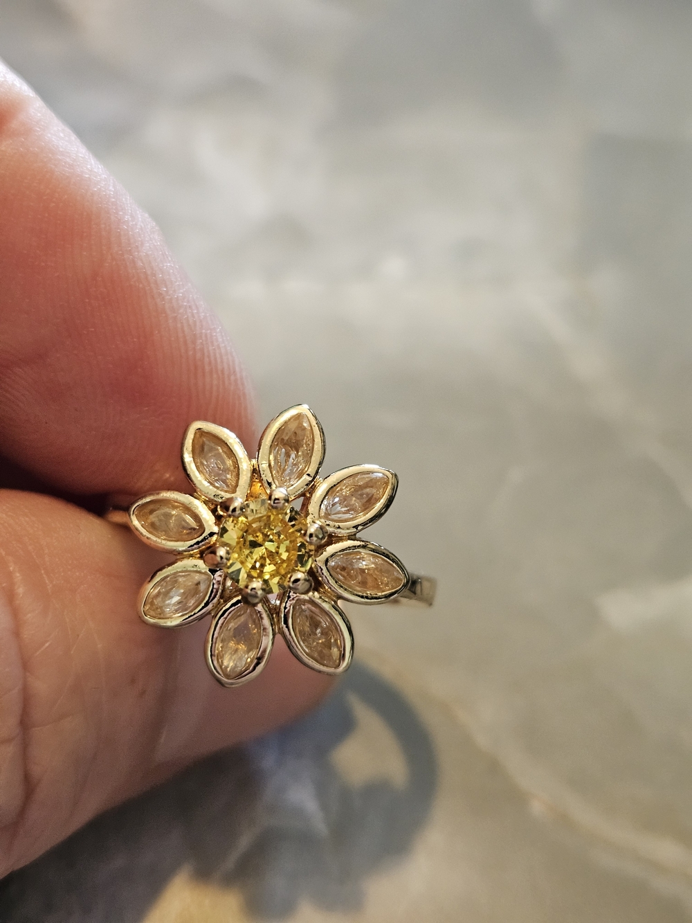 Yellow Floral Crystal Ring - Women's Fashion Jewelry